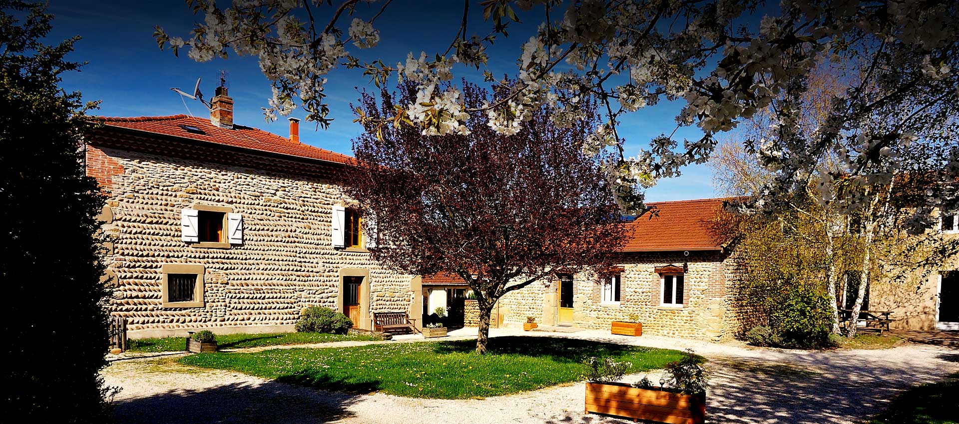 Les Baumes de Tersanne - village de gîtes